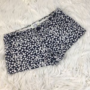 AMERICAN EAGLE OUTFITTERS NAVY DAISY PRINT SHORTS 2 VACATION BEACHY FLORAL